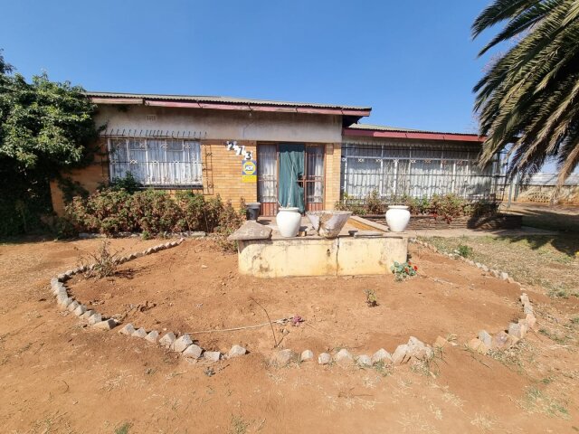 <!--[if BLOCK]><![endif]--> 273  Main Reef Road, Wentworth Park, Krugersdorp <!--[if ENDBLOCK]><![endif]-->